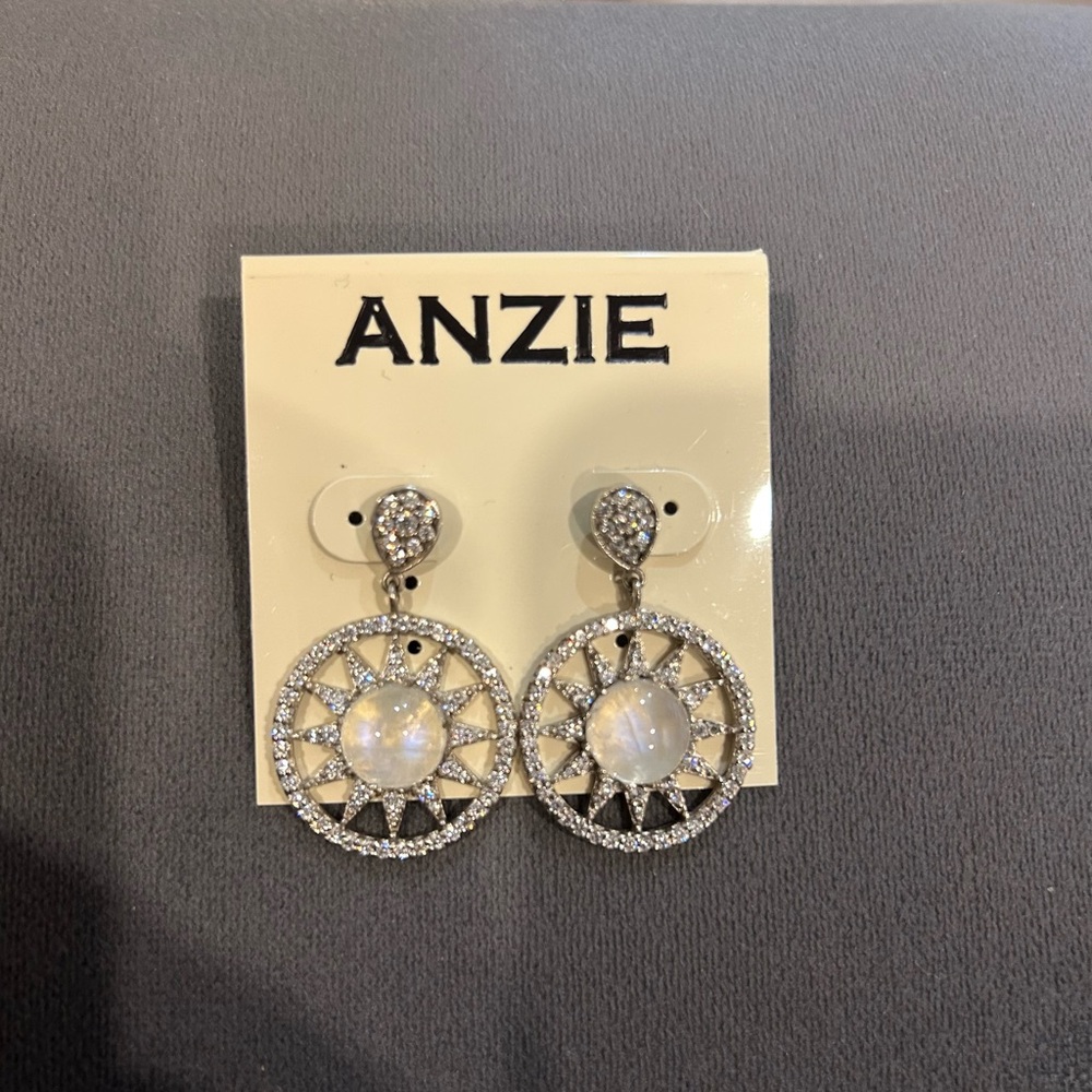 Anzie Silver and white Sunburst Earrings